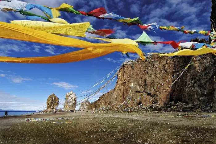 Framed Print : The Stone Couple and prayer flags