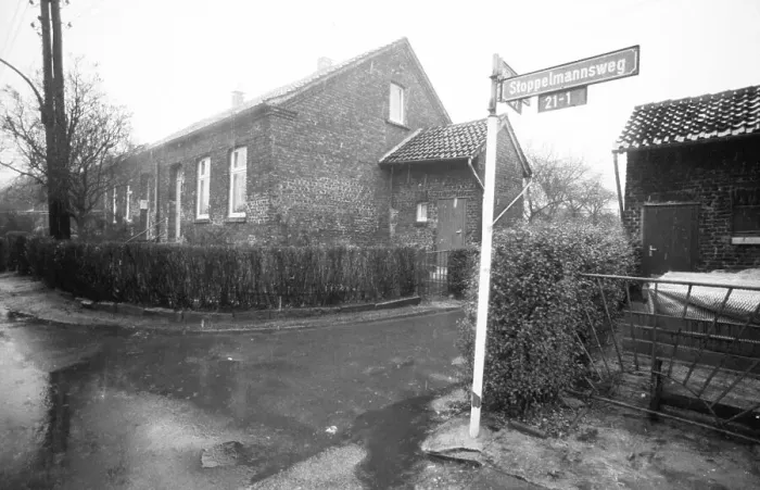 Framed Print : Stoppelmannsweg miners housing estate