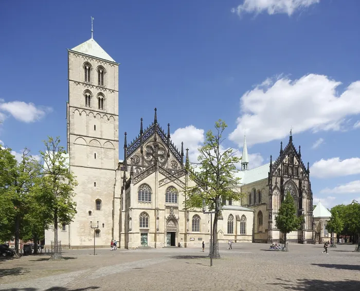 Framed Print : St.Paulus-Dom, Cathedral Square Framed Print : St.Paulus-Dom, Cathedral Square