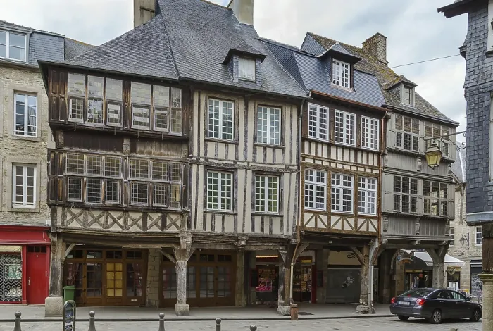 Framed Print : Street with half-timbered houses in Dinan city center