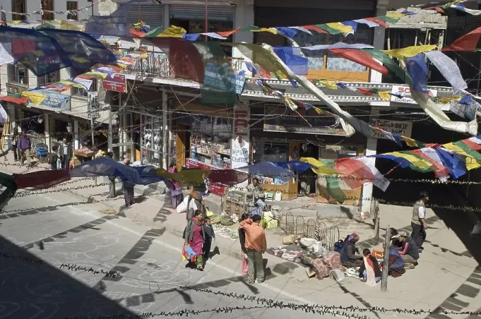 Framed Print : Streetscape in the bazar area of Leh