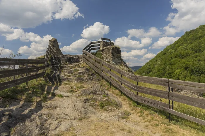 Framed Print : Strekov Castle (German: Schreckenstein) is perched atop a cliff above the River Elbe