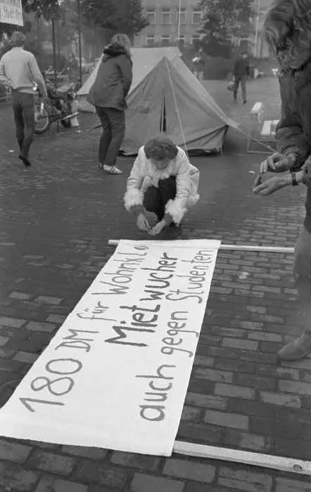 Framed Print : Students and their associations protested against student rent extortion on Kennedyplatz in Essen