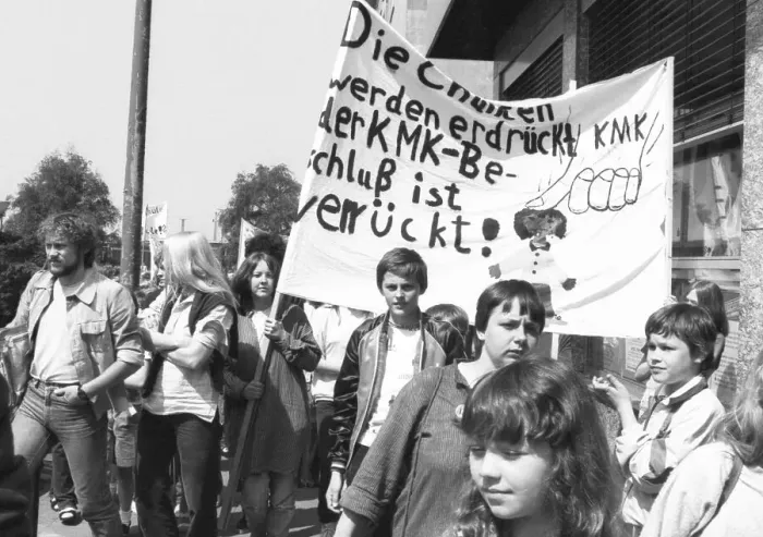 Framed Print : Students and teachers of the Scharnhorst Comprehensive School protested in 1982 against a planned change of status by