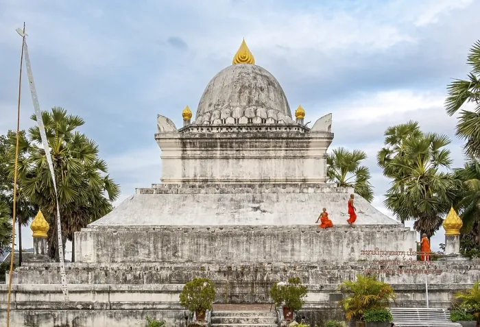 Framed Print : Stupa of Wat Wisunarat temple, Luang Prabang Framed Print : Stupa of Wat Wisunarat temple, Luang Prabang