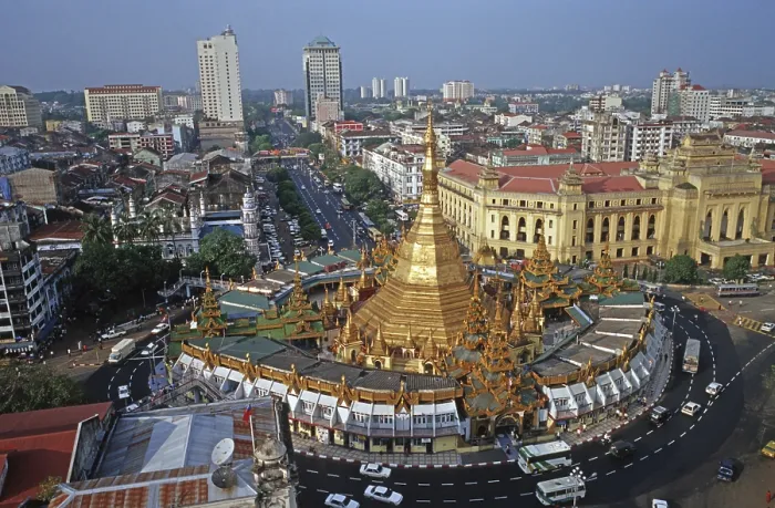 Framed Print : Sule pagoda in Yangon, Burma