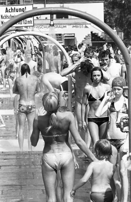 Framed Print : The summer of 1976 brought lots of sunshine and full swimming pools