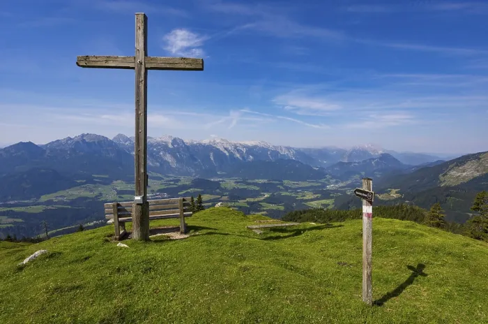 Framed Print : Summit cross on the Taborberg with a view of the Lammertal and Tennengebirge mountains