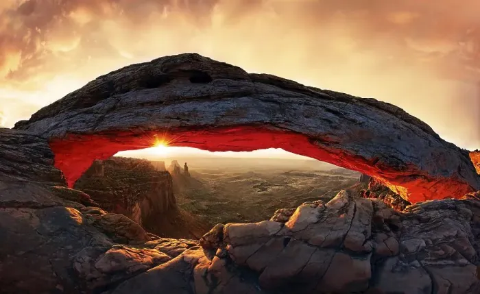 Framed Print : Sunrise at Mesa Arch stone arch Framed Print : Sunrise at Mesa Arch stone arch