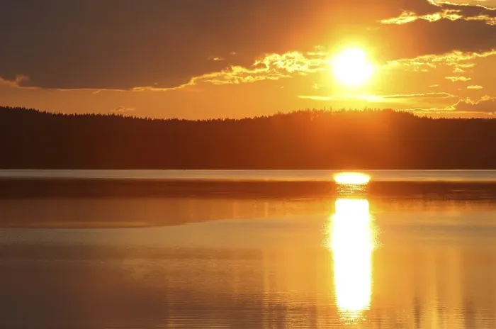 Framed Print : Sunset on a lake in the Kvikkjokk National Park