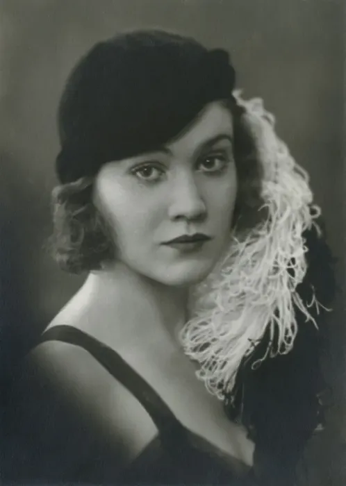 Framed Print : Swedish actress Aino Taube. 1912-1990. Pictured in a dress and matching black hat with an attached feather. Sweden 1930s