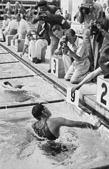 Framed Print : Swimming, still at turn 9 lane length Framed Print : Swimming, still at turn 9 lane length