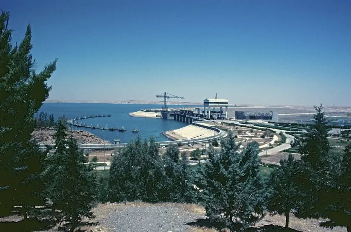 Framed Print : Tabqa Dam, Lake Assad, power station, Ath Thaura, ar-Raqqa governorate, Syria, May 1987, vintage, retro, old, historical, Asia Framed Print : Tabqa Dam, Lake Assad, power station, Ath Thaura, ar-Raqqa governorate, Syria, May 1987, vintage, retro, old, historical, Asia