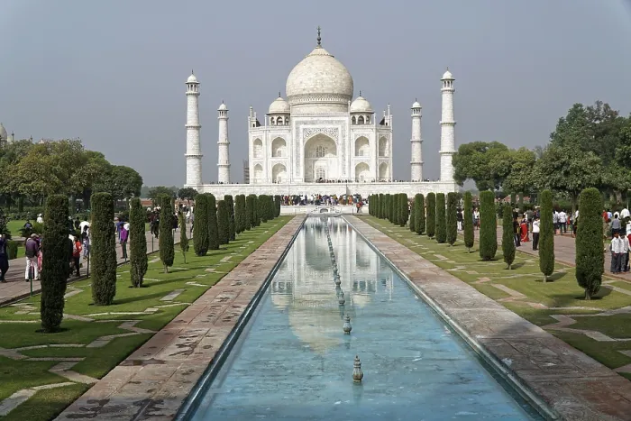 Framed Print : Taj Mahal Tomb, UNESCO World Heritage Site Framed Print : Taj Mahal Tomb, UNESCO World Heritage Site