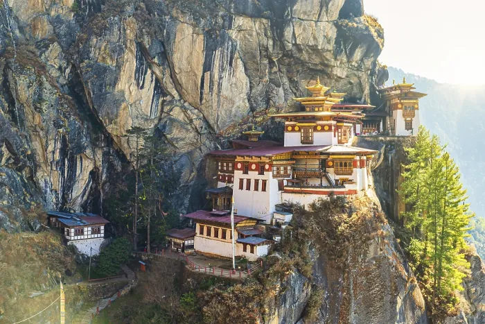 Framed Print : Taktshang Goemba Dzong in a mountain cliff Framed Print : Taktshang Goemba Dzong in a mountain cliff