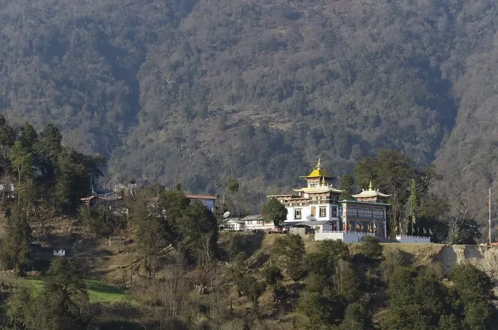 Framed Print : Tawang Khinmey Nyingma Monastery