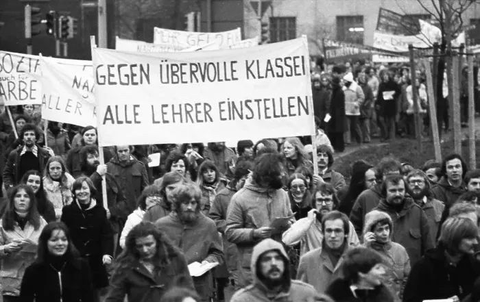Framed Print : Against teacher unemployment, more than 5000 paedagogues