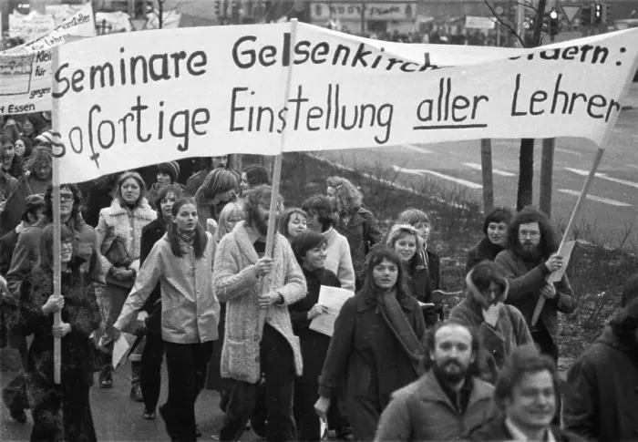 Framed Print : Against teacher unemployment, more than 5000 paedagogues