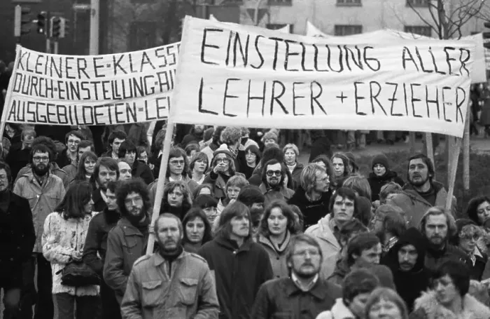 Framed Print : Against teacher unemployment, more than 5000 paedagogues