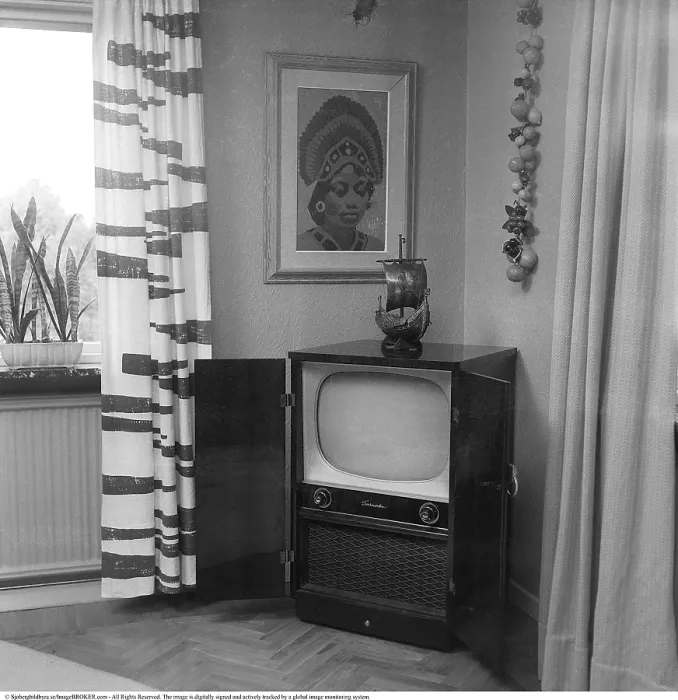Framed Print : Television set in the 1950s Framed Print : Television set in the 1950s