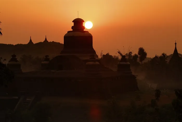 Framed Print : Temple complex of Mrauk-U, Burma