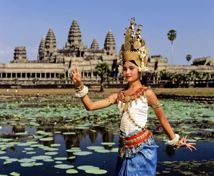 Framed Print : Temple dancer or apsara at the Lotus Pond in front of the temple of Angkor Wat Framed Print : Temple dancer or apsara at the Lotus Pond in front of the temple of Angkor Wat