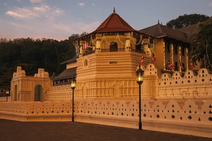 Framed Print : Temple of the Sacred Tooth Relic