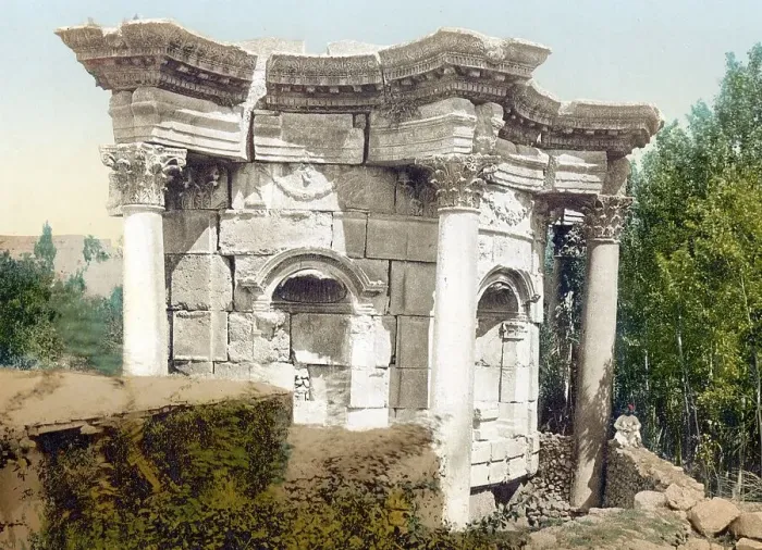 Framed Print : Temple of Venus, round temple, Baalbek