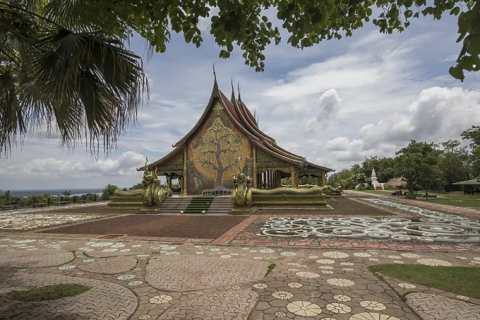 Framed Print : Temple Wat Sirindhorn Wararam, Wat Phu Prao Framed Print : Temple Wat Sirindhorn Wararam, Wat Phu Prao