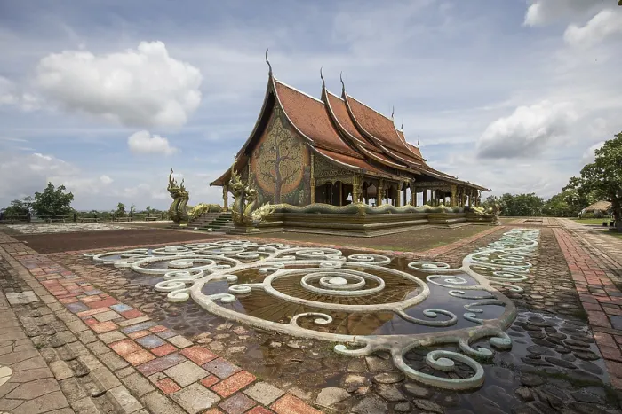 Framed Print : Temple Wat Sirindhorn Wararam, Wat Phu Prao
