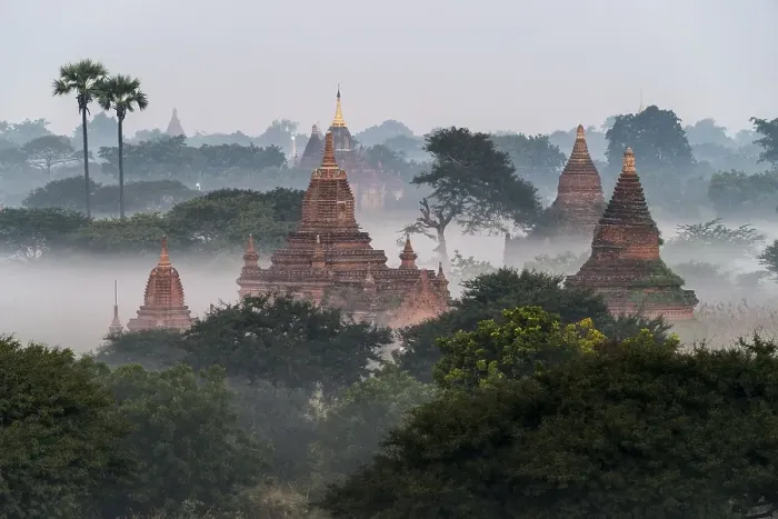 Framed Print : Temples in the morning mist, stupas and pagodas in the temple complex of the Plateau of Bagan