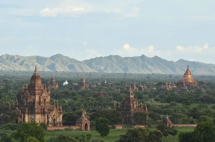 Framed Print : Temples and pagodas in Bagan, Myanmar