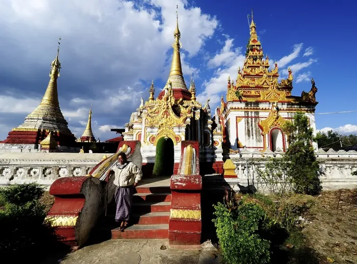 Framed Print : Temples, pagodas, Nyaungshwe on Lake Inle