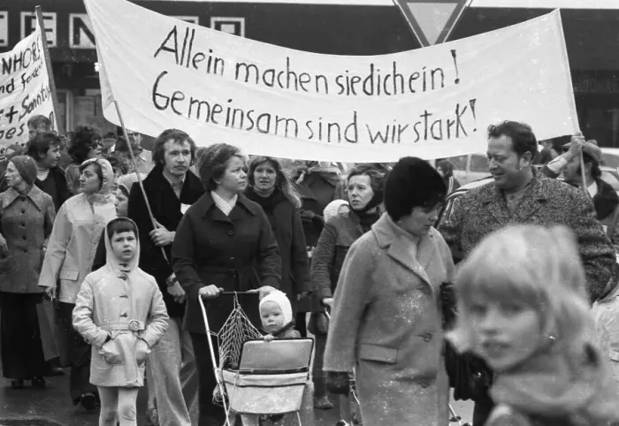 Framed Print : Tenants of Neue Heimat in Dortmund-Scharnhorst protested against rent increases in their housing estate with a