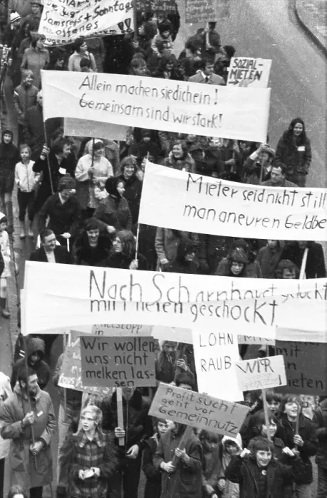 Framed Print : Tenants of Neue Heimat in Dortmund-Scharnhorst protested against rent increases in their housing estate with a