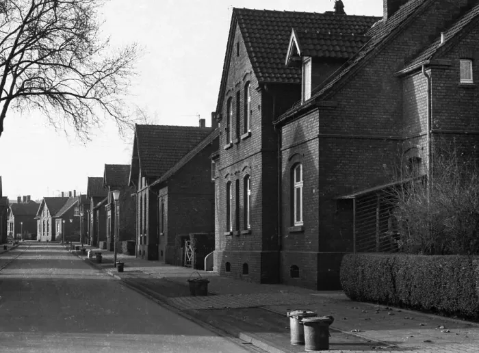 Framed Print : Tenants of the Ruhrkohle (RAG) colliery housing estate Framed Print : Tenants of the Ruhrkohle (RAG) colliery housing estate