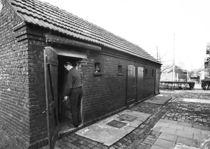 Framed Print : Tenants of the Ruhrkohle (RAG) colliery housing estate