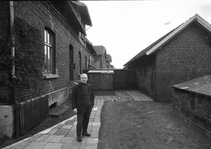 Framed Print : Tenants of the Ruhrkohle (RAG) colliery housing estate Framed Print : Tenants of the Ruhrkohle (RAG) colliery housing estate