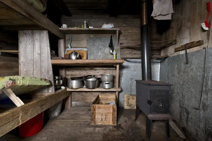 Framed Print : Texas Bar Cabin, Liefdefjorden fjord