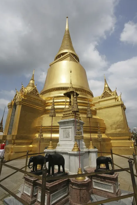 Framed Print : THA Thailand Bangkok Wat Phra Kaeo Temple. |