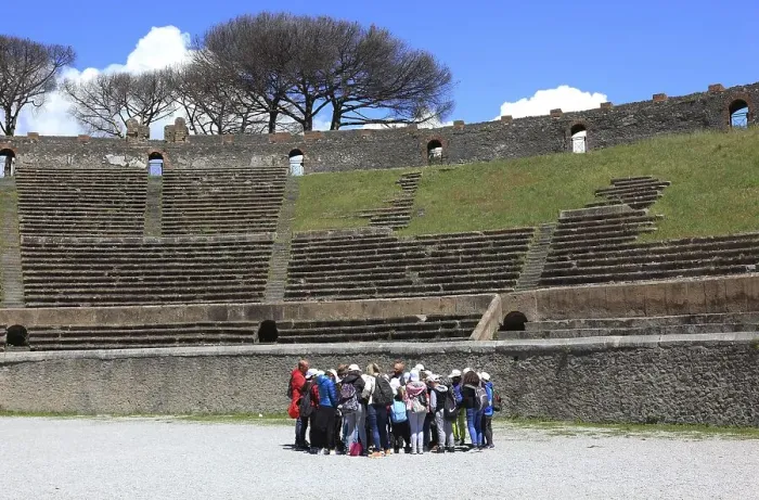 Framed Print : The theatre, Pompeii, ancient city in Campania on the Gulf of Naples Framed Print : The theatre, Pompeii, ancient city in Campania on the Gulf of Naples
