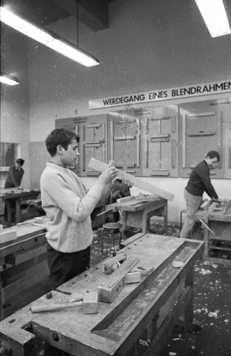 Framed Print : Theory and practice in 1965 at a vocational school in Bochum Framed Print : Theory and practice in 1965 at a vocational school in Bochum