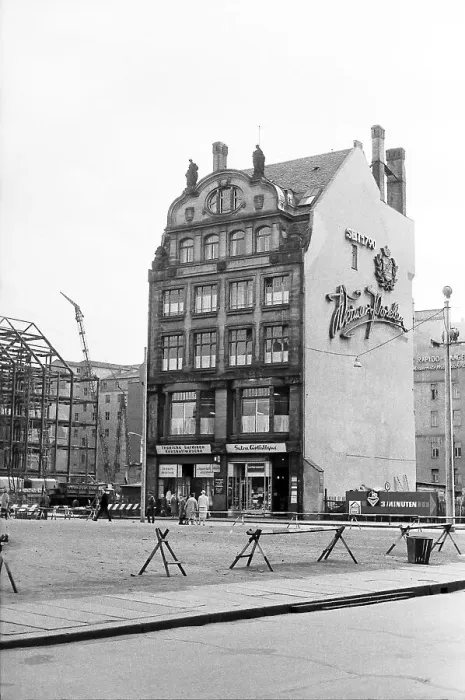 Framed Print : Thomas Haus shortly in front of demolition