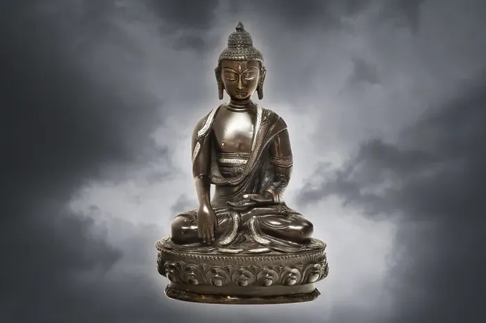 Framed Print : Tibetan Buddha statue made of bronze, with clouds Framed Print : Tibetan Buddha statue made of bronze, with clouds