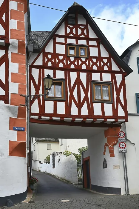 Framed Print : Timbered house in Ediger Eller