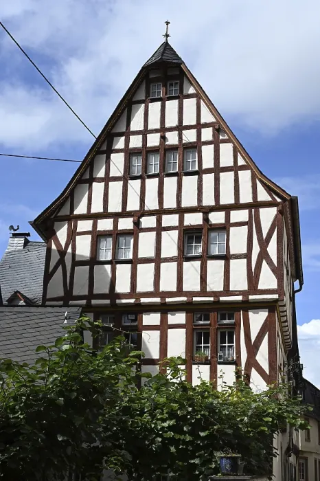 Framed Print : Timbered house in Ediger Eller