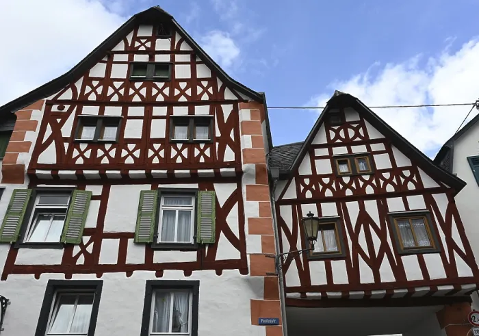 Framed Print : Timbered house in Ediger Eller