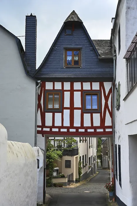 Framed Print : Timbered house in Ediger Eller