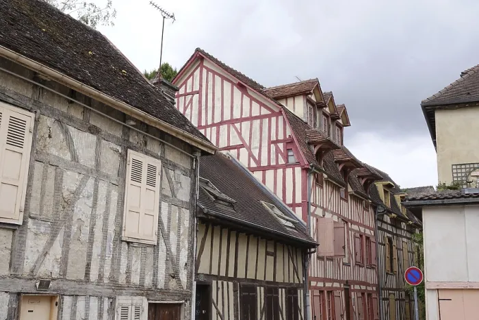 Framed Print : Timbered house in Troyes