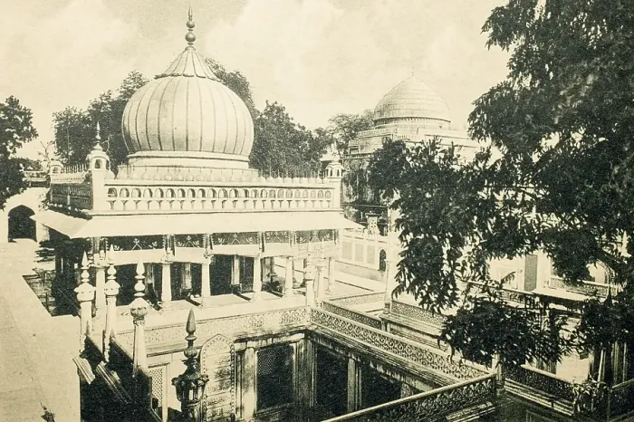 Framed Print : Tombs of Nizamuddin Aulia (1236 - 1325), Delhi, India, Asia